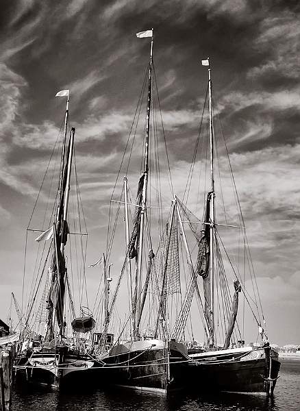 Barges at Maldon.jpg - SONY DSC
